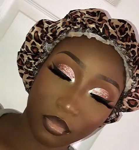 Black Queen Makeup, Prom 2k23, Face Beat Makeup, Glitter Makeup Looks, Prom Eye Makeup, Rose Gold Makeup, Prom 2023, Prom Makeup Looks, Football Illustration