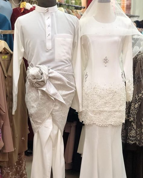 Kurung nikah putih exclusive Kurung Nikah, Malay Wedding Dress, Muslimah Wedding Dress, Nikah Dress, Muslimah Wedding, Wedding Dressses, Wedding Concept, Malay Wedding, Best Bed