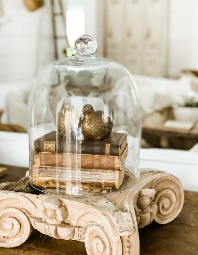 Looking for ways to style a cloche in your fall decorating? Check out these 3 easy ideas to decorate with vintage cloches and how to use them in your home decor! #robynsfrenchnest #homedecor Cloche Decor Ideas, Glass Cloche Decor, Cloche Decor, Glass Dome Cloche, Cloche Domes, French Country Dining, Easy Fall Crafts, Glass Cloche, Vintage Display