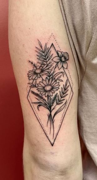 Forearm Daisy Tattoo, Fern And Daisy Tattoo, Cool Daisy Tattoos, Daisy Tattoo Thigh, Neo Trad Daisy Tattoo, Calf Tattoos For Women Flowers, Daisy And Narcissus Tattoo, Daisy Thigh Tattoo, Black Daisy Tattoo