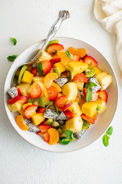 Fruit Salad Mint, Homemade Breakfast Ideas, Easy Healthy Salad Recipes, Easy Homemade Breakfast, The Novice Chef, Dressing Simple, Novice Chef, Tropical Fruit Salad, Honey Lime Dressing