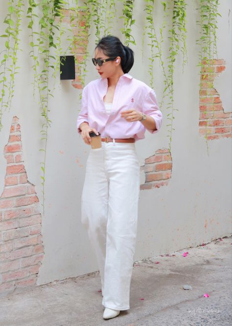 Summer Outfits 2023 White Jeans, Pink Striped Shirt Outfit Work, Pink Shirt And White Jeans Outfit, Light Pink Shirt Outfit Women, Polo And Trousers Outfit Women, Pink And White Shirt Outfit, Pink Shirt White Pants Outfit, Light Pink Button Up Shirt Outfit, Pink Stripe Shirt Outfit