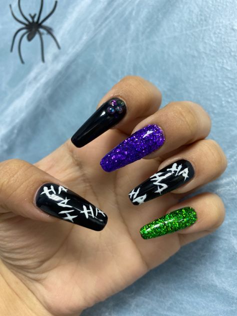 Joker Nails Simple, The Joker Nails Designs, Super Hero Nails Designs, Joker Nails Designs Simple, Joker Halloween Nails, Holloween Nails Square, Joker Acrylic Nails, Joker And Harley Quinn Nails, Icp Juggalo Nails