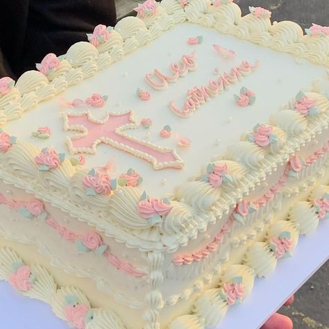 Zi Sweet on Instagram: “A sweet white and baby pink sheet cake 🎀🌸🤍 • • (Also the lighting really came through 😌)” Pink Sheet Cake, Baptism Sheet Cake, Cake Pink And White, Pink And White Baby Shower, White Baby Showers, Pink Sheets, Pink Icing, Sheet Cake, Instagram A