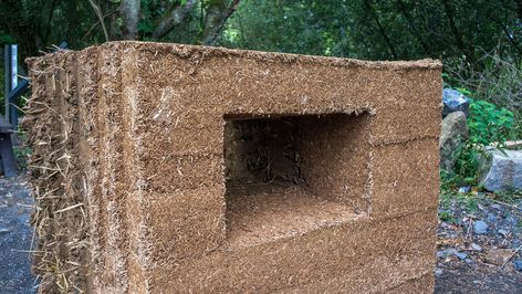 Researchers use cob for sustainable new building material CobBauge. Cob Building, Homemade Generator, Diy Generator, Straw Bale House, Eco Buildings, Sustainable Building Materials, Sustainable Building, Cob House, Energy Art