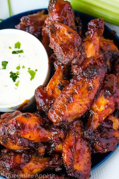 Honey BBQ Chicken Wings ~ Recipe | Queenslee Appétit Meat Bbq Recipes, Honey Bbq Chicken Wings, Bbq Chicken Wings Recipe, Wings Recipe Baked, Honey Bbq Wings, Best Chicken Wing Recipe, Barbecue Chicken Wings, Wing Sauce Recipes, Chicken Wing Sauces