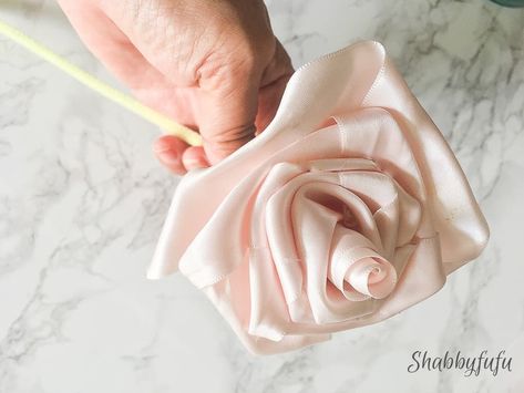 Did you ever want to learn how to make ribbon roses? This easy 10 minute no sew easy diy ribbon roses tutorial will show you how and this is a beginner level project! #ribbonrose #ribbon #weddingcrown #fakeflowers #budgetflowers #weddingdiy #silkflowers #ribbonproject #shabbyfufu Diy Ribbon Roses, Wedding Bouquet Tutorial, Diy Wedding Bouquet Tutorial, Fake Roses, Ribbon Projects, Ribbon Flower Tutorial, Ribbon Rosettes, Ribbon Crafts Diy, Mesh Wreath Diy