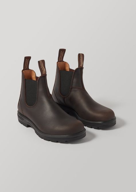 Our Chocolate Blundstone Leather Chelsea Boots are crafted from water-resistant leather. With pull tabs, elasticated sides and a tread sole. Brown Blundstone, Blundstone Boots, Pull On Boots, Leather Chelsea Boots, Shoe Gifts, Slipper Boots, Suede Ankle Boots, Leather Care, Natural Leather