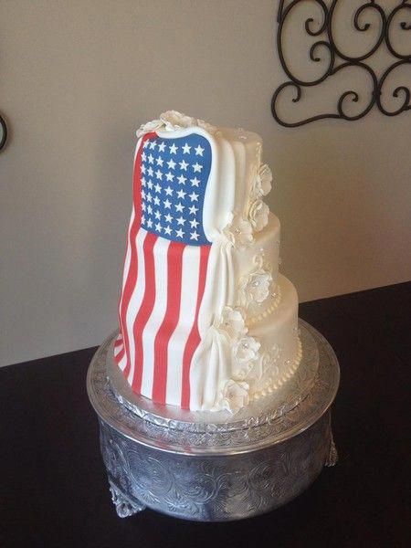 American Themed Wedding, Wedding Cake Table Ideas, Cake Table Ideas, Red White Blue Wedding, Glamorous Wedding Cakes, Western Wedding Cakes, Wedding Couple Table, Decorations Engagement, Wedding Cakes Ideas