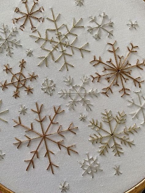 Nordic Christmas Embroidery, Bead Embroidery Snowflake, Snowflake Embroidery Pattern Simple, Hand Embroidered Snowflakes, Embroidered Snowflakes Pattern, Embroidery Circle Designs, Embroidery Snowflake Patterns, January Embroidery, Beadwork Embroidery Patterns