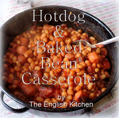 Hot Dog & Baked Bean Casserole Beanies And Weenies, Red Hot Dogs, Beans And Franks, Crock Pot Beans, Jail Food, Hot Dogs And Beans, Beans And Weenies, Baked Beans Recipes, Franks Recipes