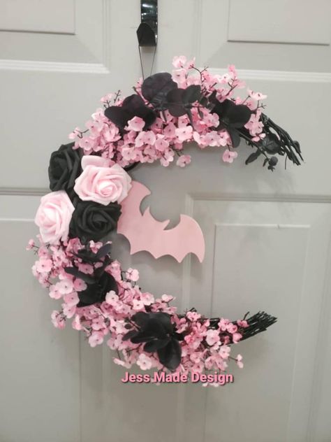 Pastel Goth Wreath, Pastel Goth Room, Pastel Halloween Decor, Spooky Wall Decor, Bat Wreath, Pastel Spooky, Pastel Goth Decor, 2024 Classroom, Moon Wreath