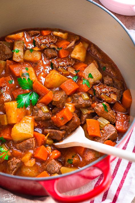 Homemade Beef Stew Recipes, Fresh Carrots, Homemade Beef Stew, Beef Stew Crockpot, Beef Stew Meat, Crockpot Beef, Homemade Beef, Beef Stew Recipe, Stew Recipe