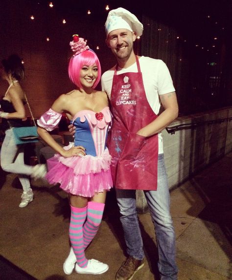 Baker And Cupcake Costume, Baker Costume Women, Cake Costume Women, Baker Costume, Cake Costume, Cupcake Costume, Cute Couple Halloween Costumes, Dessert Party, Rave Outfit