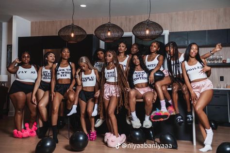 Bnb Party Ideas, Adult Pajama Party Outfit, Birthday Matching Outfits Friends, Things To Do For Your Birthday, December Birthday Party Ideas, Capricorn Szn, Sweet 16 Sleepover, Pisces Szn, Adult Pajamas Party