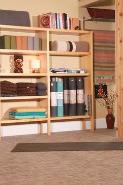 Centro Yoga, Yoga Studio Design Ideas, Sala Yoga, Yoga Storage, Home Yoga Room, Props Storage, Yoga Mat Storage, Yoga Store, Yoga Studio Design