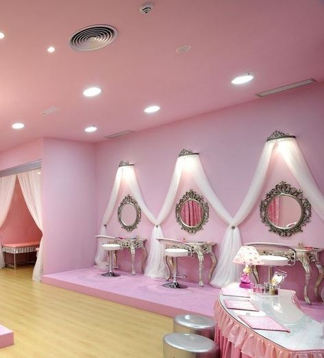 Decor Nail Salon, Barbie Room Decor, Decor Beauty Salon, Kids Hair Salon, Girl Salon, Diy Fashion Photography, Kids Salon, Spa Girl, Esthetician Room Decor