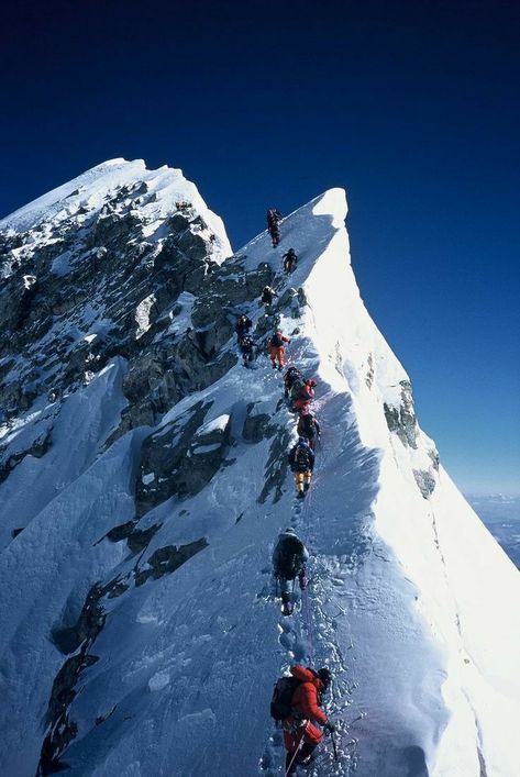 Mountain climbing Gunung Everest, Climbing Everest, Monte Everest, Mountaineering Climbing, Zhangjiajie, Mt Everest, Ice Climbing, Mountain Climbing, The Himalayas