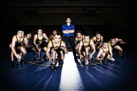 Wrestling Team Pictures Ideas, Wrestling Team Pictures, Wrestling Team Photos, Wrestling Picture Ideas, Rugby Portrait, Wrestling Photoshoot, Wrestling Portraits, Team Photo Ideas, Wrestling Poses