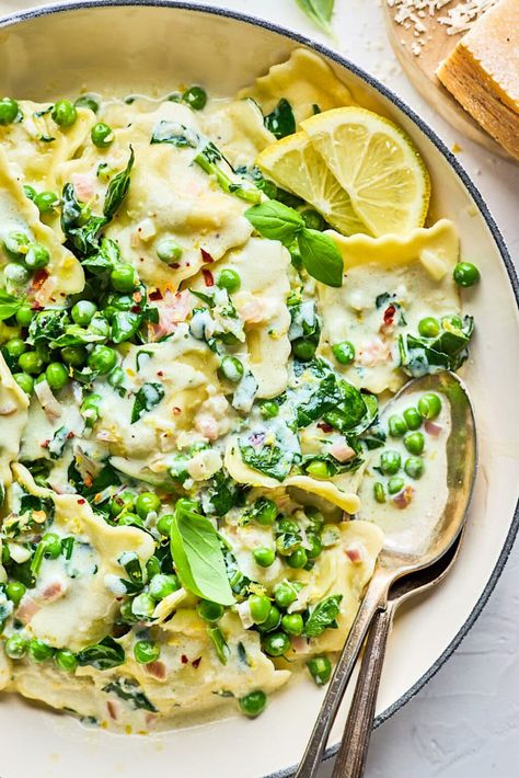 Lemon Ravioli, Cream Sauce With Spinach, Ravioli With Spinach, Vegetarian Fajitas, Tikka Masala Vegetarian, Lemon Cream Sauce, Vegetarian Dinner Recipes, Spring Veggies, Vegetarian Enchiladas