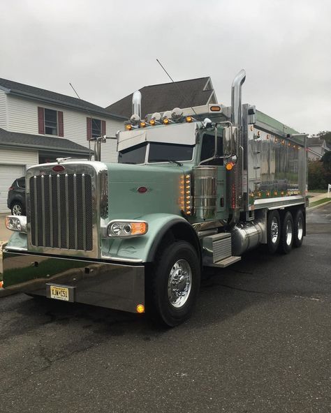 Peterbilt Dump Trucks, Trucks For Sell, Best Pickup Truck, Used Trucks For Sale, Tractor Trailer Truck, Steve Burton, Dump Trucks For Sale, Truck Transport, Army Pics