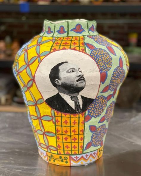 Graffiti Ceramics, Graffito Ceramic, Tony Laverick Ceramics, Roberto Lugo, Roberto Lugo Ceramics, Famous Ceramic Artists, Ancient African Pottery, Graffiti Pattern, Flower Sculpture