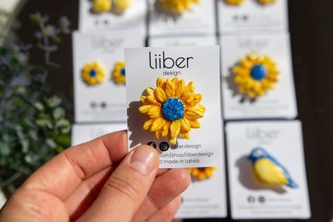 Show your support to Ukraine people by wearing sunflower brooch/ pin with their flag colours. 25% of all revenues will be donated to support Ukraine. Ukraine Jewelry, Ukraine People, Sunflower Brooch, Charity Fund, Support Ukraine, Painted Earrings, Bird Brooch, Flag Colors, Flower Pins