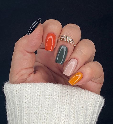 Colors used: {lost city} {second serving} {bon voyage} {sunset escape} {lights out} Super Bloom, Unghie Nail Art, September Nails, Fall Gel Nails, Cute Nails For Fall, Her Nails, Cute Gel Nails, Short Acrylic Nails Designs, Popular Nails