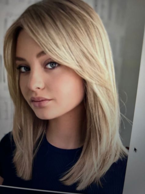 Haircuts For Flat Hair, Blonde Medium Length Hair, Fall Haircut, Medium Length Blonde Hair, Beauty Rules, Fall Hair Cuts, Hair Inspiration Short, Flat Hair, Hair Color And Cut