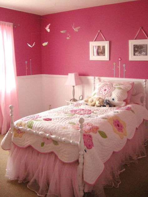 20 Colorful Bathrooms From Rate My Space : Rooms : Home & Garden Television Pink Bedroom Design, Pink Bedroom For Girls, Pink Girl Room, Hiasan Bilik Tidur, Pink Bedroom Decor, Pink Bedrooms, Bed Skirt, Trendy Bedroom, Big Girl Rooms