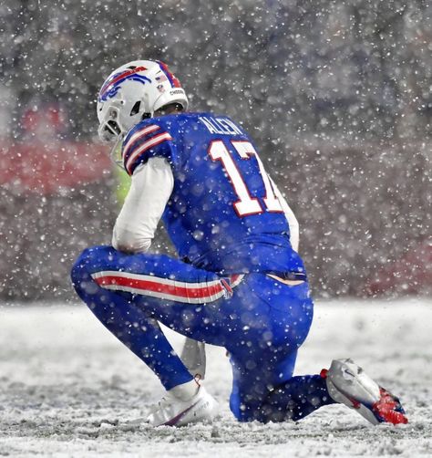 Buffalo Bills Snow, Buffalo Bills Aesthetic, F1 Football, Josh Allen Wallpaper, Bills Wallpaper, Snow Games, Steelers Wallpaper, Josh Allen Buffalo Bills, Nfl Football Art