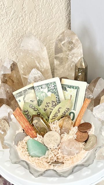 Money Bowl, Money Candle Spell, Goddess Magick, Spiritual Altar, Prosperity Spell, Money Candle, Belgium Germany, Healing Magic, Witchcraft Spell Books