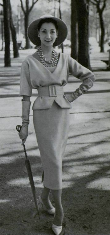 1957 Christian Dior 50s Dior, Dior 1950, Fashion 60s, 50s Look, 50's Fashion, Model Citizen, 1950 Fashion, Fifties Fashion, Look Retro