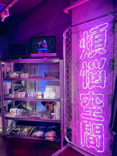 Cyberpunk Decor Futuristic Interior, Cyberpunk Bathroom, Cyberpunk Aesthetic Room, Cyberpunk Room Interiors, Cyberpunk Room Ideas, Tokyo Futuristic, Tokyo Vaporwave, Punk Room Decor, Cyberpunk Home