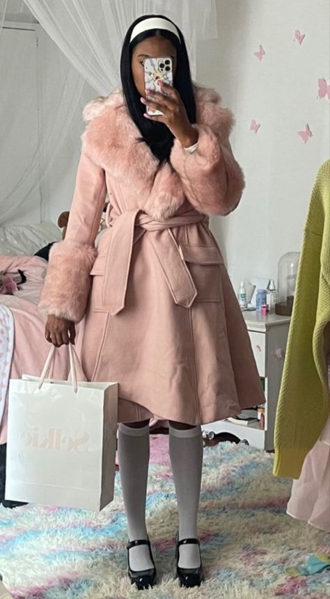 Hyper Feminine Aesthetic Outfits Pink, Princesscore Winter, Winter Outfits Girly, Winter Outfits Pink, Pink Winter Aesthetic, Pink Christmas Outfits, Winter Coquette, Coquette Fall Outfits Pink, Pink Winter Coquette