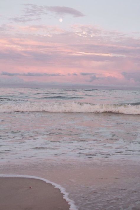 Light Pink Beach Aesthetic, Pink Ocean Wallpaper, Pink Beach Aesthetic, Aesthetic Wallpaper Phone, Preppy Backgrounds, Beachy Pictures, Beachy Wallpapers, Coastal Wallpaper, Aesthetic Phone Wallpaper