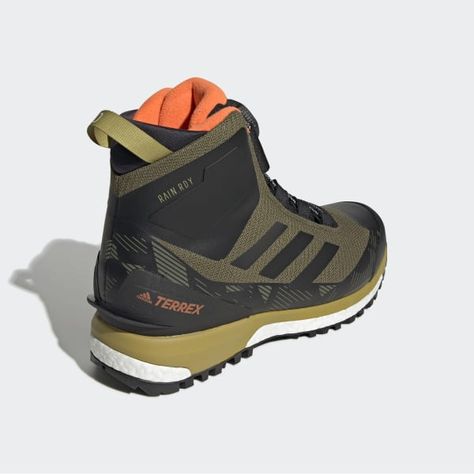 Mens Rugged Boots, Adidas Hiking Shoes, Boots Outfit Men, Adidas Boots, Green Adidas, Mens Outdoor Jackets, Sneakers Adidas, Jackets Men Fashion, Adidas Terrex