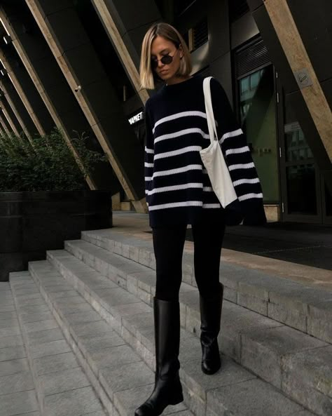 Top 40 Instagram influencer outfits of the week Paris Trip Outfits, European Style Outfits, Striped Sweater Outfit, Winter Sweater Outfits, Stripe Outfits, Weekly Outfits, Minimal Outfit, Influencers Fashion, Autumn Street Style