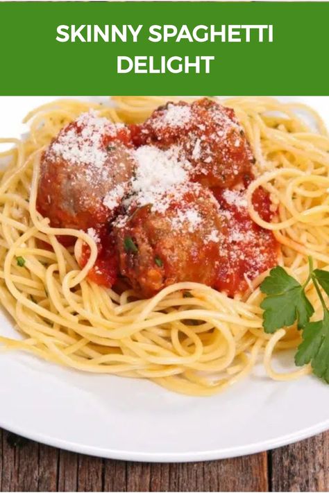 Skinny Spaghetti Delight Bobby Flay Meatballs, Portuguese Plates, Best Italian Meatball Recipe, Spaghetti And Meatballs Recipe, Turkey Mince Recipes, Amazing Pasta, Delicious Spaghetti, Italian Meatball, Italian Meatballs Recipe