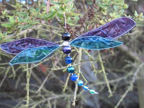 Quality Street Wrappers Art, Sweet Wrappers Craft, Sweet Wrappers, Dragonfly Stained Glass, India Crafts, Glass Dragonfly, Beaded Dragonfly, Dragon Flies, Creation Station