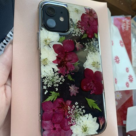 Dried Flowers Aesthetic, Pressed Flowers Case, Iphone 12 Cases, Pressed Flower Phone Case, Dried Pressed Flowers, Flowers Real, Handmade Phone Case, Dried And Pressed Flowers, Real Rose