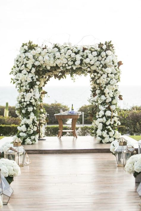 Weddingchicks Wedding Chuppah, Aisle Flowers, Yosemite Wedding, All White Wedding, Ceremony Backdrop, Mod Wedding, Glamorous Wedding, Wedding Aisle, Wedding Ceremony Decorations