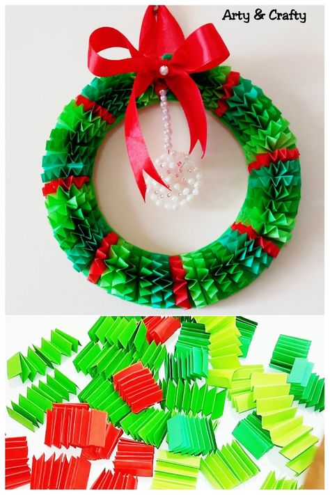 Christmas Paper Straw Crafts, Wreath Making Ideas For Kids, Christmas Decorations Diy Classroom, How To Make Christmas Wreaths Diy, Preschool Christmas Wreath, Christmas Wreath Kids Craft, Paper Wreath Diy Christmas, Diy Paper Wreath, Diy Quilling Christmas