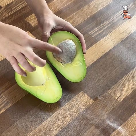 🔴AVOCADO SEED TEA - Never Throw It Away Once You Learn This🥑🥑 | tea, seed | 🔴AVOCADO SEED TEA - Never Throw It Away Once You Learn This🥑🥑 | By Recipes Taught - Facebook Avocado Seed Tea, Avocado Tea, Reducing Cholesterol, Avocado Pit, Seeds Benefits, Healthy Life Hacks, Avocado Seed, Home Health Remedies, Healthy Recipies