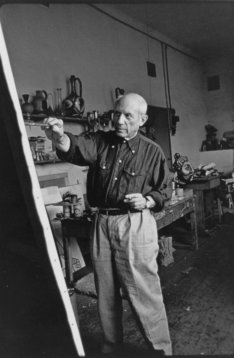 Pablo Picasso Aesthetic, Picasso Photo, Textiles Background, Picasso Pictures, Pablo Picasso Drawings, Pablo Picasso Art, Alfred Eisenstaedt, Collage Drawing, Spanish Painters