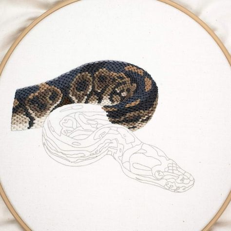 Clothes Embroidery Diy, Ball Python, Hand Embroidery Projects, Row By Row, Embroidery On Clothes, Cute Embroidery, Sewing Embroidery Designs, Hand Embroidery Art, 자수 디자인