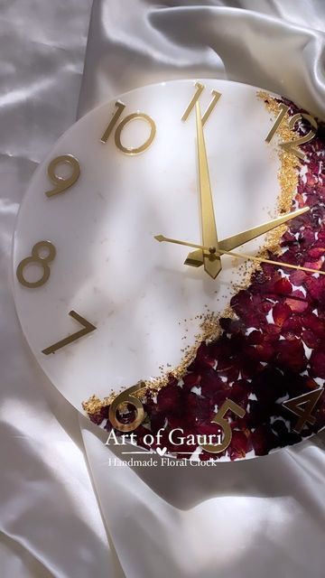 Simple Resin Clock Ideas, Resin Art Clock Design, Resin Crafts Ideas, Resin Table Clock, Resin Art Canvas, Diy Canvas Art Easy, Resin Wall Clock, Resin Clock, Resin Crafts Tutorial