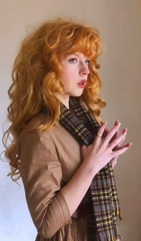 80s Ginger Hair, Strawberry Blonde Curls, Curly Strawberry Blonde Hair, Ulzzang Dress Formal, Ginger Curls, Ginger Hairstyles, I'm Not A Monster, Aurora Hair, Ginger Head