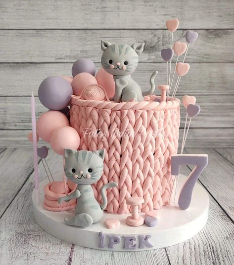 Cakes Cats Birthday, Cats Cake Ideas, Cakes With Cats Birthday, Cats Cake Birthday, Birthday Cake Cat Design, Cat Cake Ideas Birthday, Cute Cat Cakes Birthday, Cat Birthday Cakes Girl, Kitten Cakes Birthday