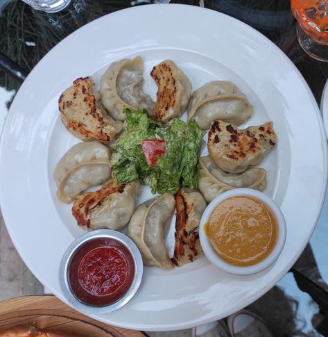 Chicken kothey Momo Chicken, Essen